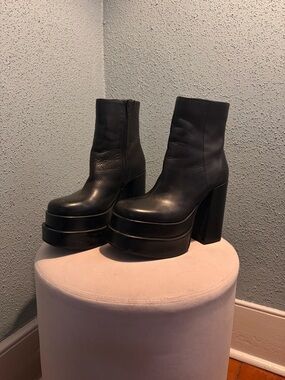 Steve Madden “Cobra” Black Chunky Platform Boots